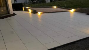 Terrassenbau mit Pflastersteinen in Nordhessen